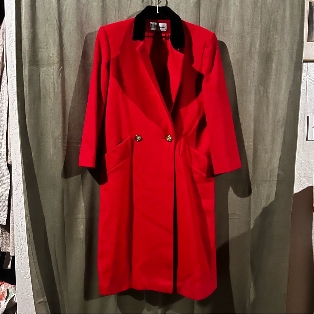Bill Blass Red Trench Wool Coat with Woman’s 
 Wide Lapels & Full-Length Sleeves